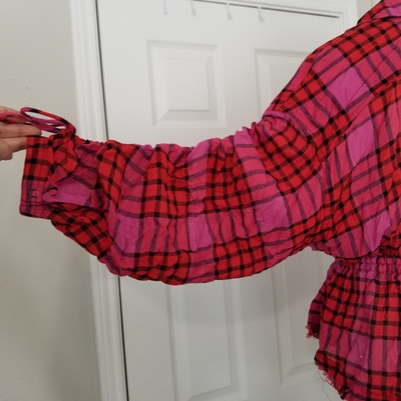 Free People Red & Pink Plaid Shirt XS NWT Adjustable Cinch Waist Arms Frayed Hem - Picture 12 of 15